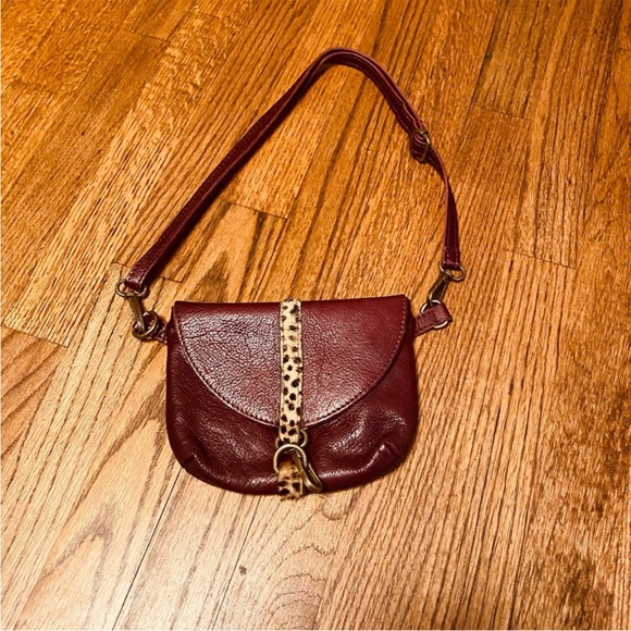 Italian Sundance Burgundy Crossbody Bag or belt bag with Animal Print Accent. - Picture 6 of 10